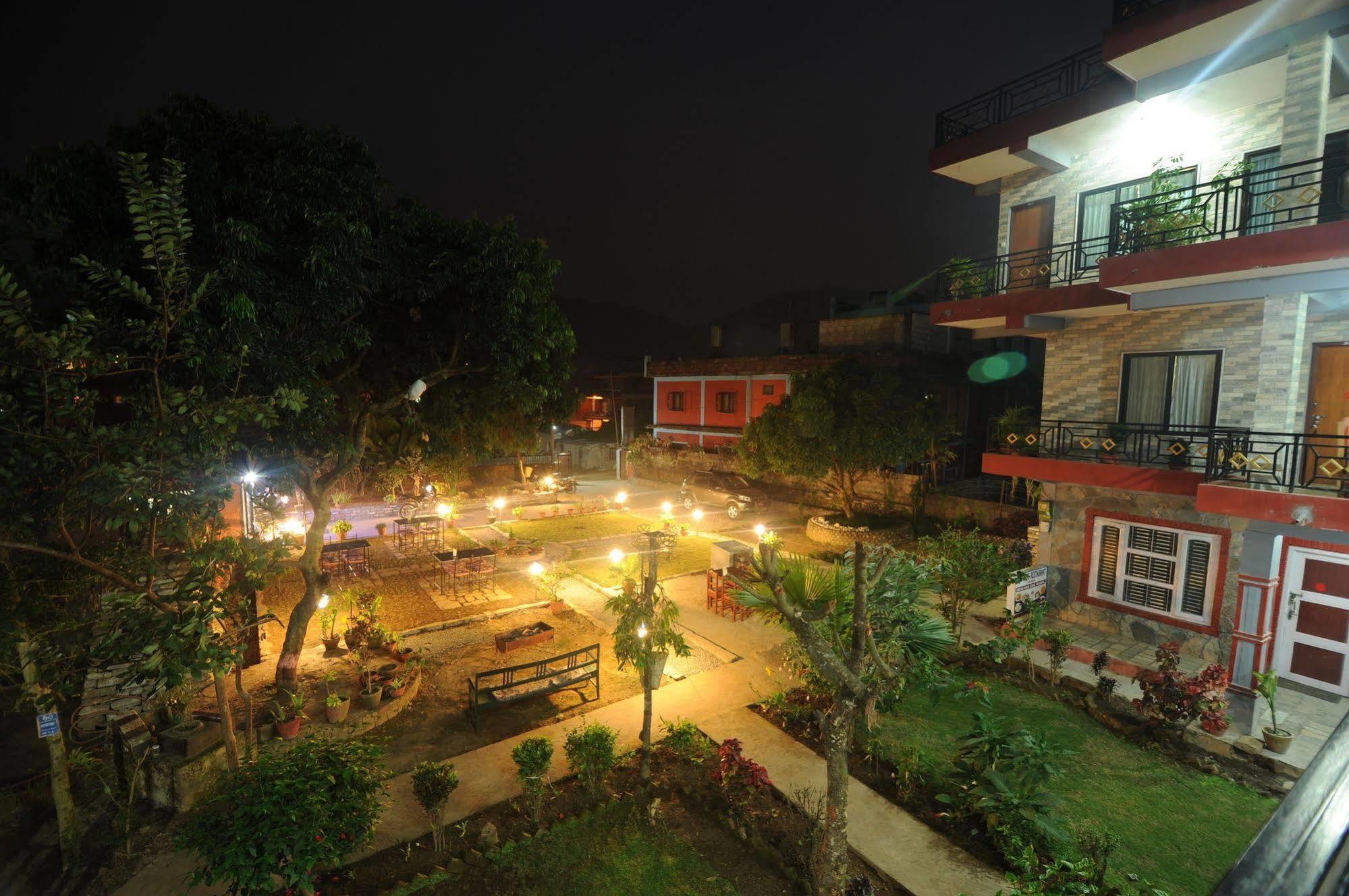 Hotel Glory Garden Pokhara Exterior foto